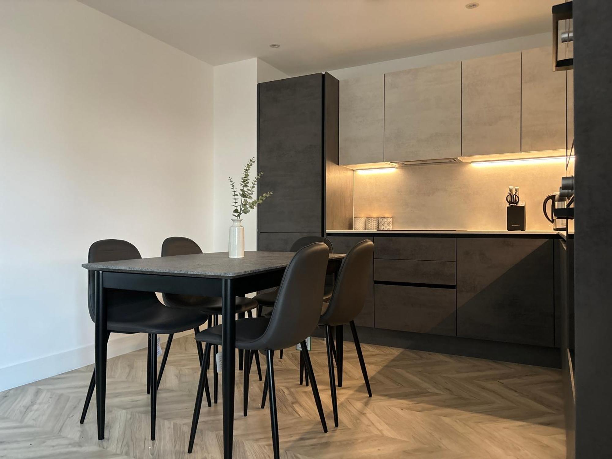 Manchester Apt, Free Parking, Business, Couples & Families Exterior foto