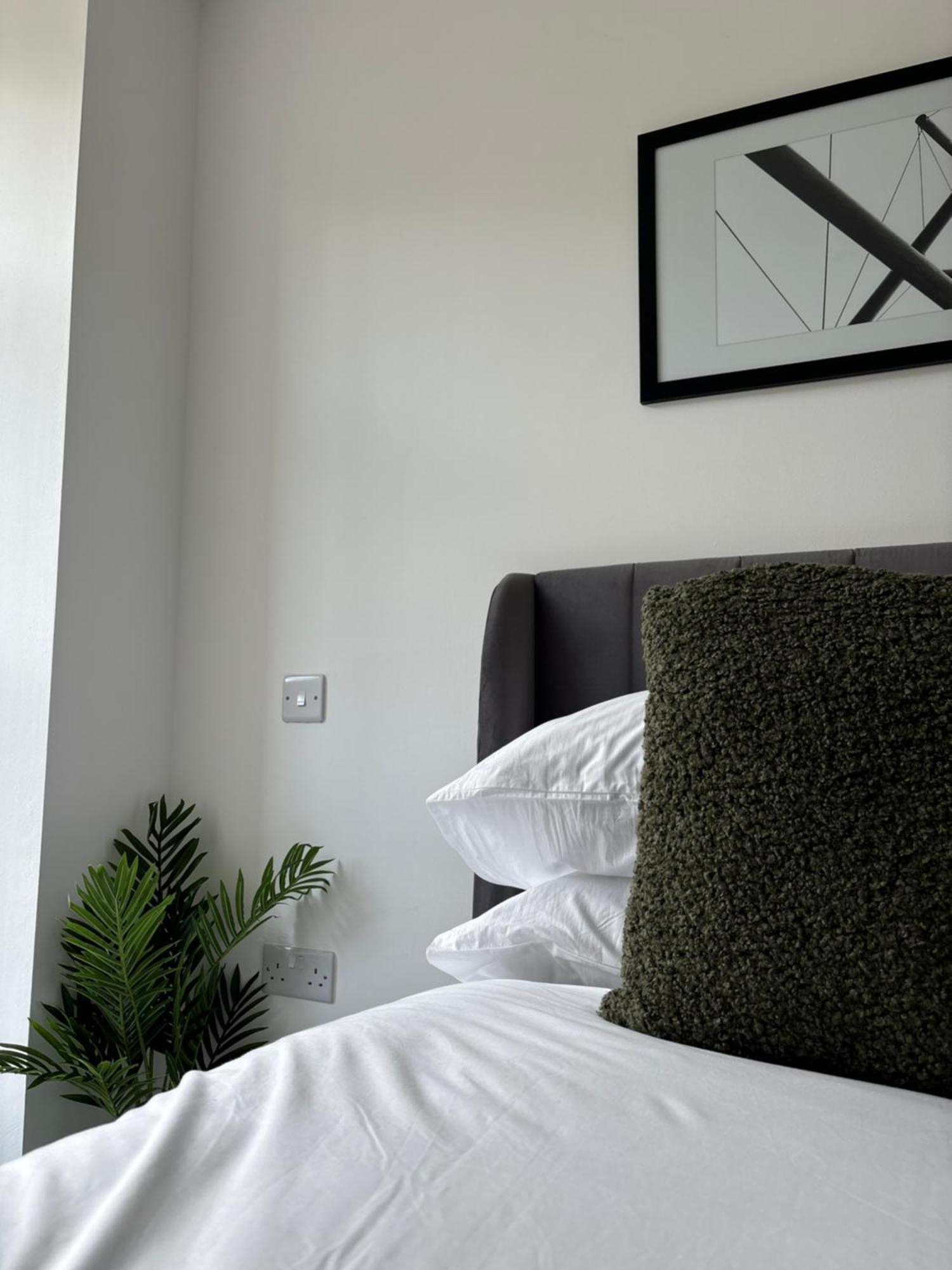 Manchester Apt, Free Parking, Business, Couples & Families Exterior foto