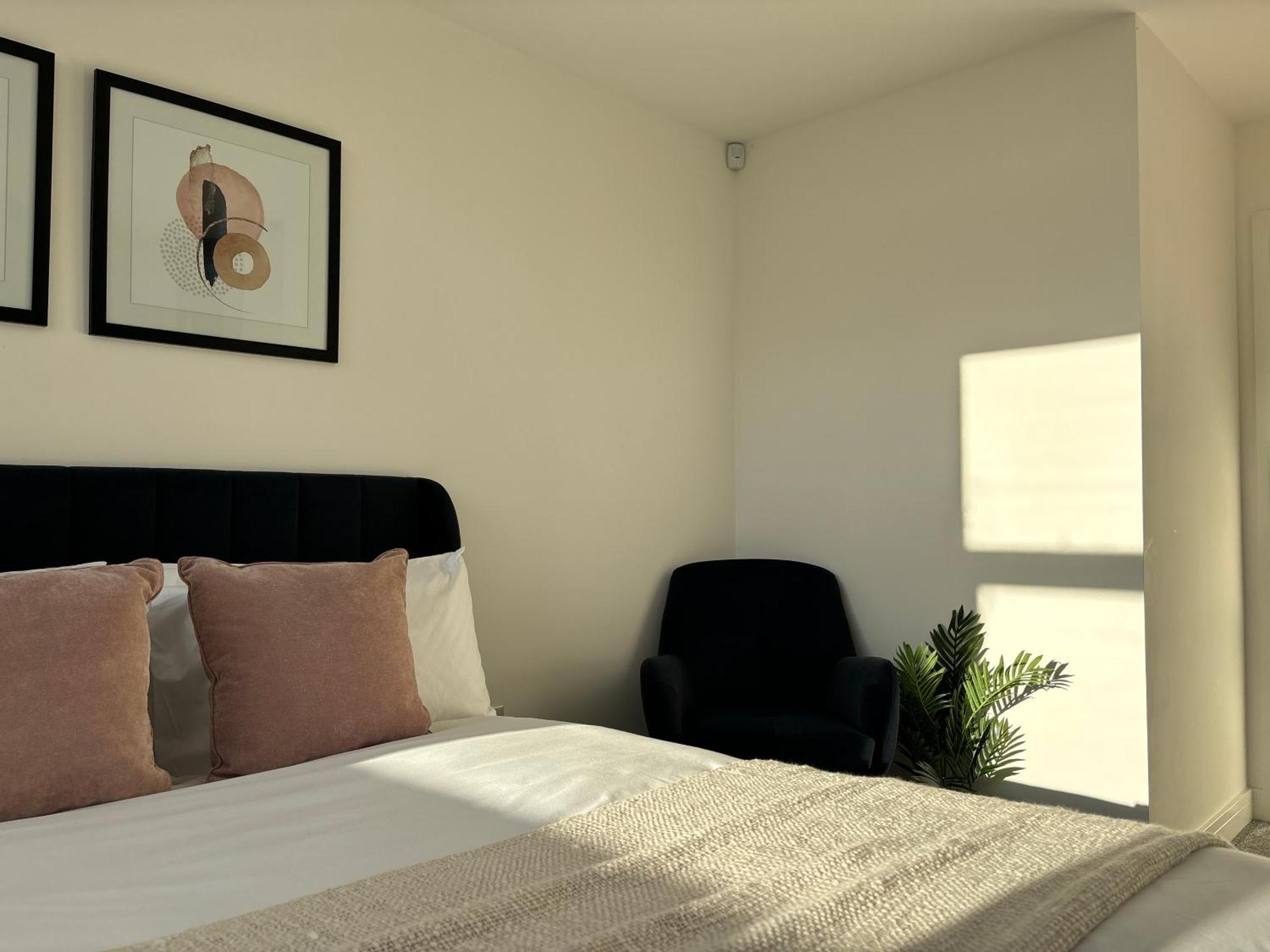 Manchester Apt, Free Parking, Business, Couples & Families Exterior foto