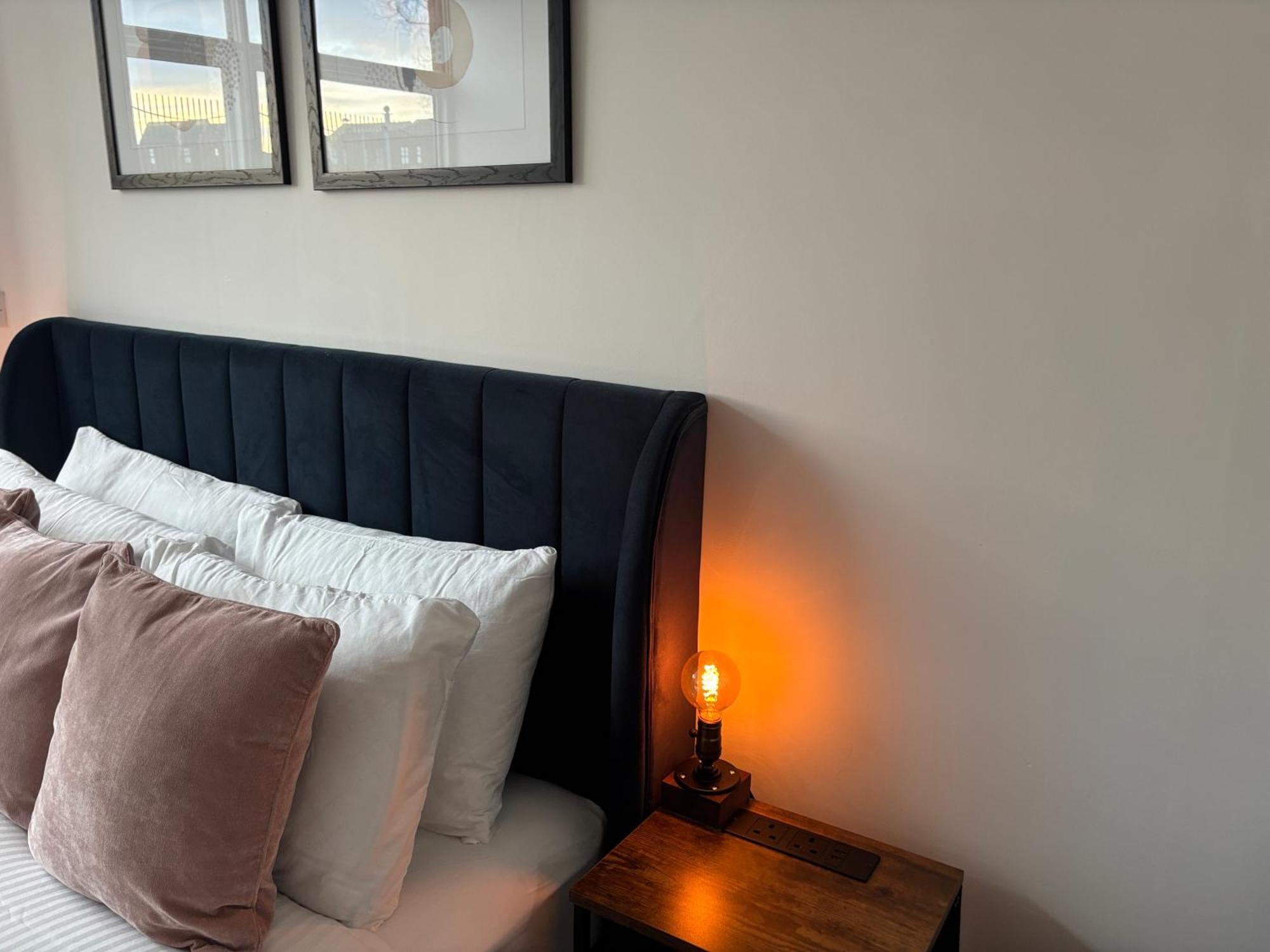 Manchester Apt, Free Parking, Business, Couples & Families Exterior foto